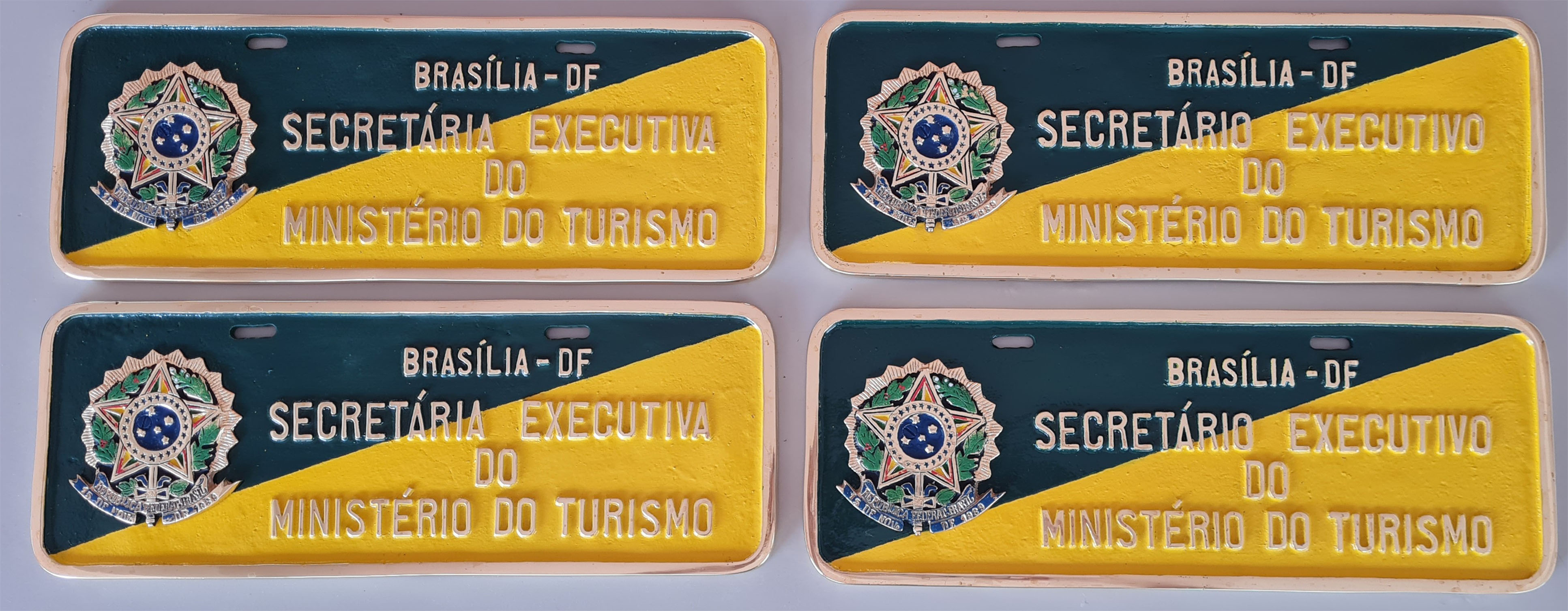 Placa de Carro em Bronze Fundido